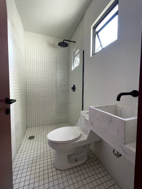 Standard Room (Studios 2 - 5 - 6 - 7) | Bathroom | Shower, rainfall showerhead, hair dryer, towels