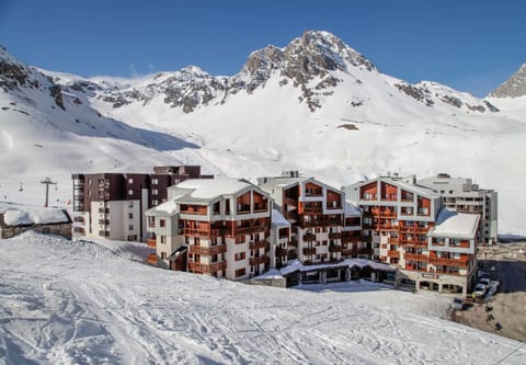 Located in the famous ski resort of Tignes, at the heart of the French Alps, this residence is a charming holiday vacation spot