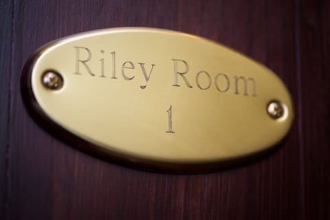 The Riley Suite | Iron/ironing board, free WiFi, bed sheets