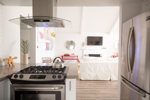 Whip up a feast in our sleek, modern kitchen (Hamilton 1).