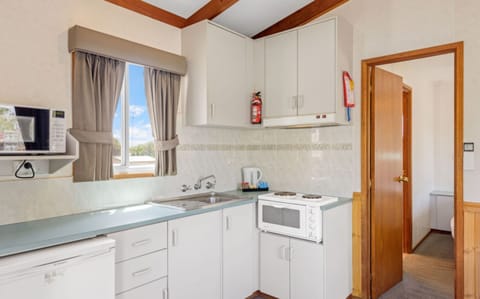 Standard 1 Bedroom Cabin - Sleeps 2 | Private kitchen | Fridge, microwave, coffee/tea maker, toaster