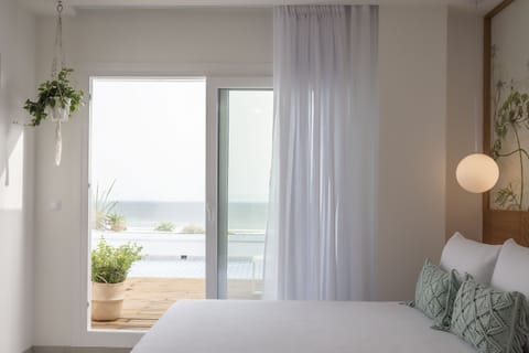 Room, Terrace, Ocean View | Desk, soundproofing, free WiFi, bed sheets