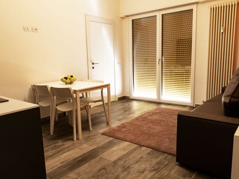 Apartment | Living area | Flat-screen TV