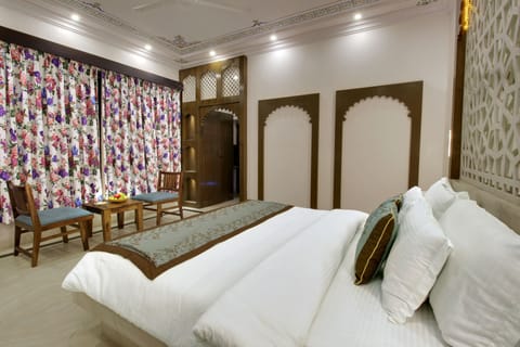 Super Deluxe Room | Minibar, desk, iron/ironing board, free WiFi