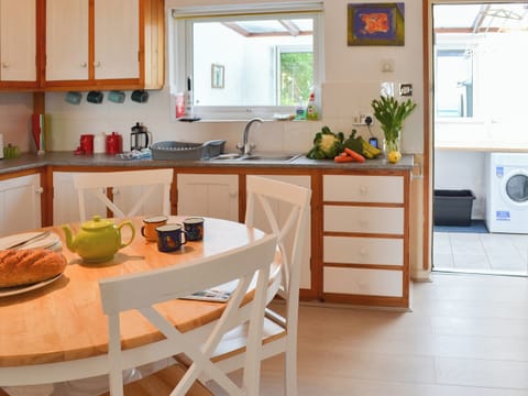 Kitchen/diner | Cobi’s Cape Cottage, St. Just