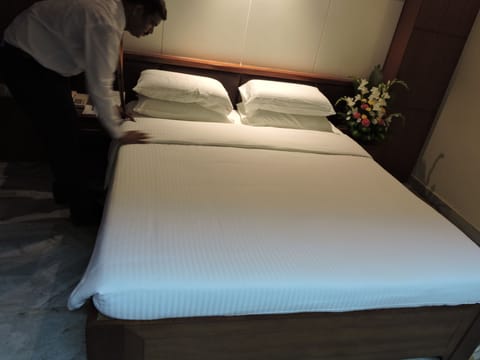 Standard Double Room (A/C) | In-room safe, desk, iron/ironing board, free WiFi