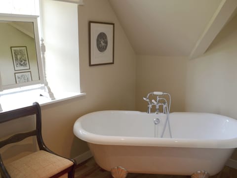 Bathroom | Tressady Coach House, Rogart, near Dornoch