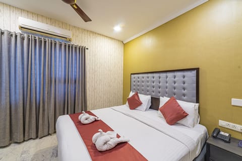 Luxury Suite | 1 bedroom, premium bedding, memory foam beds, in-room safe