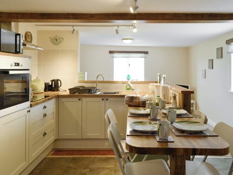 Fully appointed kitchen and dining space | Beech Cottage - Cysgod Y Coed Cottages, Llanrhaeadr, near Denbigh