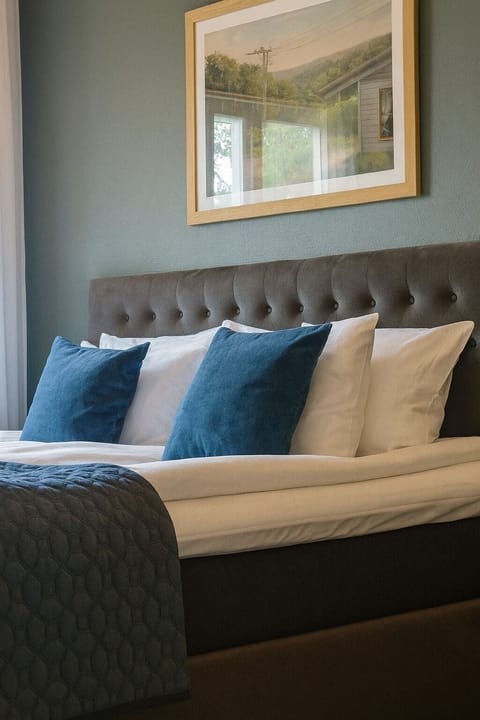 Double Room, 1 Bedroom | Blackout drapes, soundproofing, free cribs/infant beds, free WiFi