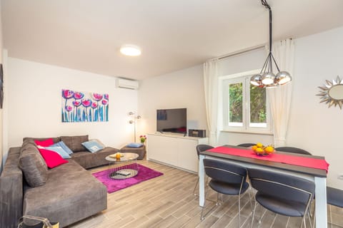 Premium Villa (3 Bedrooms) | Living room | Flat-screen TV