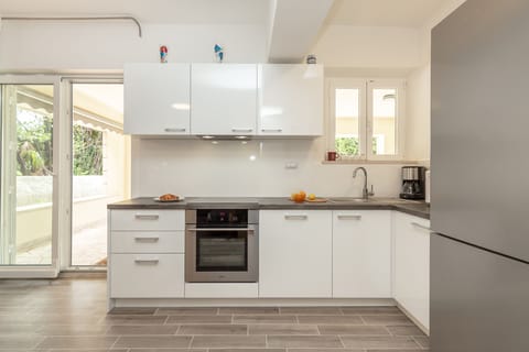 Premium Villa (3 Bedrooms) | Private kitchen | Full-size fridge, microwave, oven, stovetop