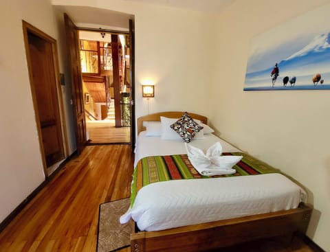 Single Room | 1 bedroom, in-room safe, iron/ironing board, free WiFi