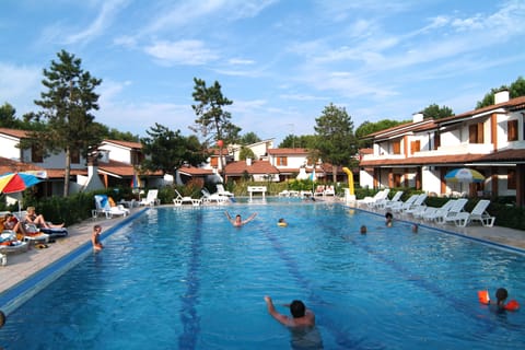 Seasonal outdoor pool, pool umbrellas, sun loungers