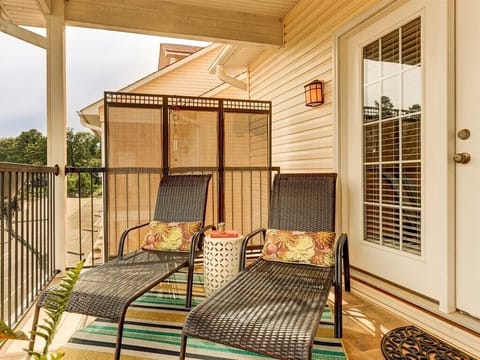 Your private balcony loungers....