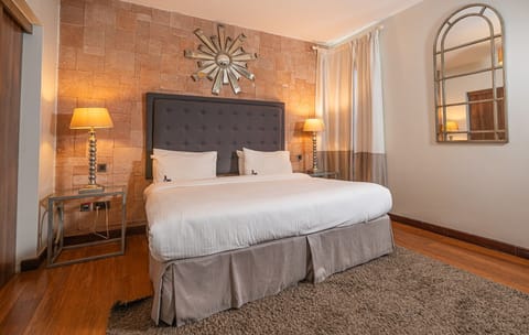 Premium Apartment, 2 Bedrooms | Premium bedding, memory foam beds, in-room safe, individually furnished