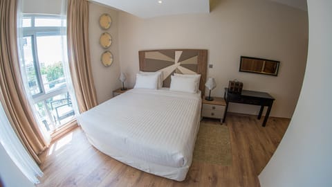 Apartment, 3 Bedrooms | Premium bedding, memory foam beds, in-room safe, desk