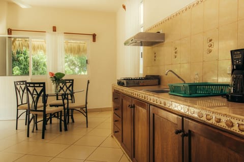 Apartment, 1 Bedroom | Private kitchen | Microwave