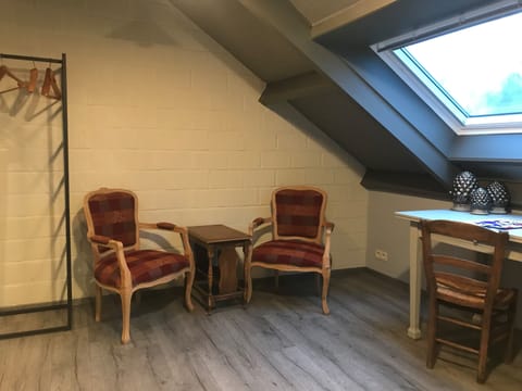 Classic Room (De Boever) | Individually decorated, individually furnished, desk, laptop workspace