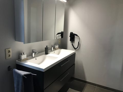 Classic Room (De Boever) | Bathroom sink