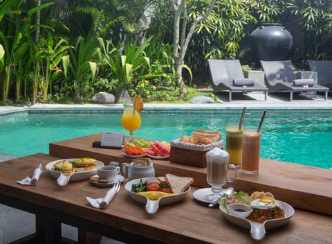 Daily cooked-to-order breakfast (IDR 150000 per person)