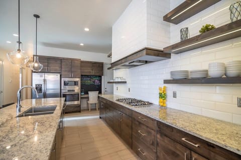 Deluxe, well-equipped kitchen with stainless steel appliances