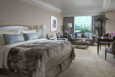 Grandeur King | 1 bedroom, premium bedding, in-room safe, desk