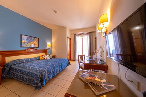 Double or Twin Room, Sea View | Minibar, in-room safe, desk, soundproofing