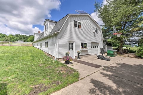 Middlefield Vacation Rental | 1BR | 1BA | 2,000 Sq Ft | Stairs Required