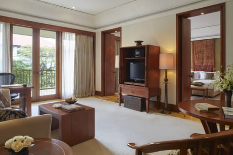 Suite, 1 King Bed (Dharmawangsa Suite) | Hypo-allergenic bedding, minibar, in-room safe, desk