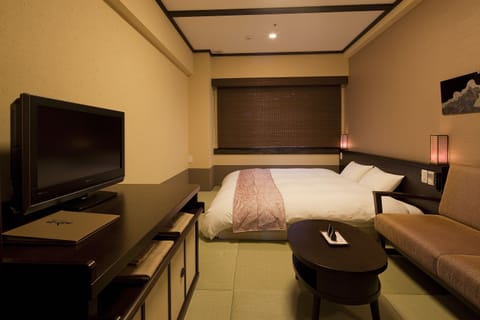 XXX Deluxe Double Room (Non Smoking) HalfBoard | In-room safe, desk, blackout drapes, iron/ironing board