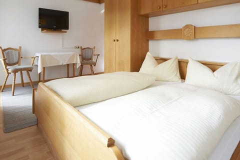 Double Room | In-room safe, free WiFi, bed sheets