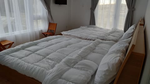 Double Room | Blackout drapes, soundproofing, iron/ironing board, free WiFi