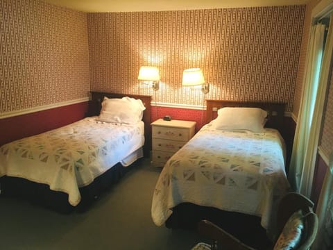 Iron/ironing board, free WiFi, bed sheets, wheelchair access