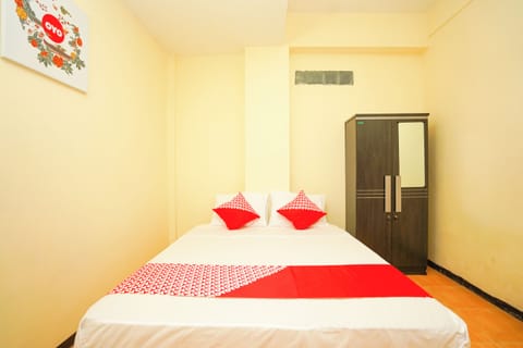 Standard Double Room | Desk, laptop workspace, free WiFi, bed sheets