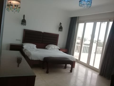 Villa, 3 Bedrooms | Egyptian cotton sheets, premium bedding, pillowtop beds