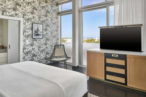 Suite, 1 Bedroom | Premium bedding, pillowtop beds, minibar, in-room safe