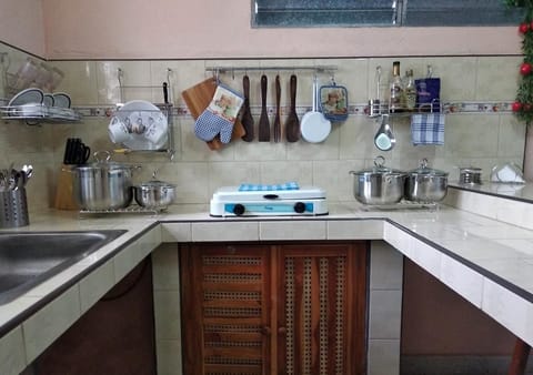 Comfort Triple Room | Private kitchen | Microwave, coffee/tea maker, rice cooker