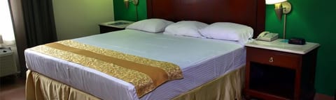 Standard Suite | Premium bedding, Select Comfort beds, in-room safe