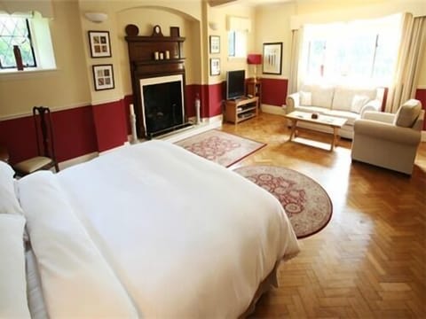 Suite, Ensuite (Lullingstone)