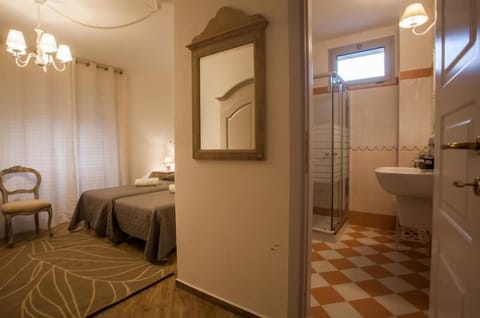 Standard Twin Room | Desk, blackout drapes, iron/ironing board, free WiFi