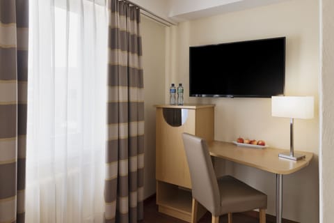 Standard Room | Desk, soundproofing, free WiFi, bed sheets