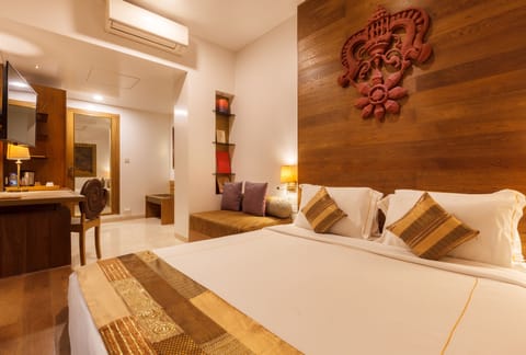 Rajas Room | Premium bedding, down comforters, minibar, in-room safe