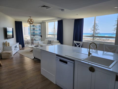 2 Bedroom Ocean View Superior | Living area | TV, DVD player