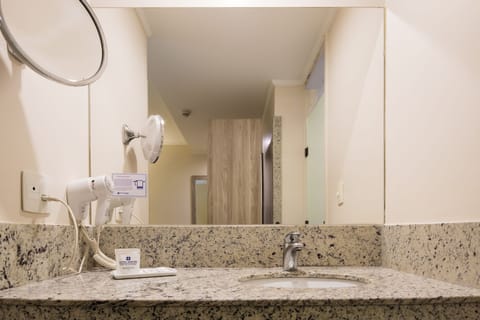 Standard Room, 2 Double Beds | Bathroom | Shower, free toiletries, towels
