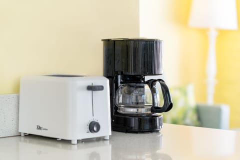 Coffee/tea maker