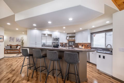 Breakfast bar seats 4