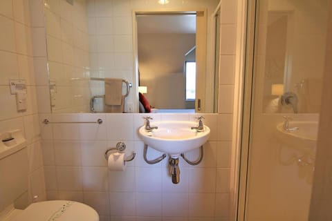 Standard Studio | Bathroom | Shower, hair dryer, towels