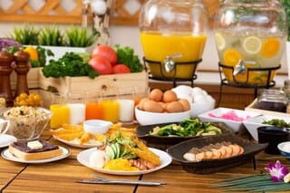 Daily buffet breakfast (JPY 1540 per person)