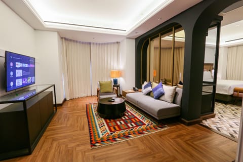 Executive Suite Room | Down comforters, Select Comfort beds, in-room safe, desk